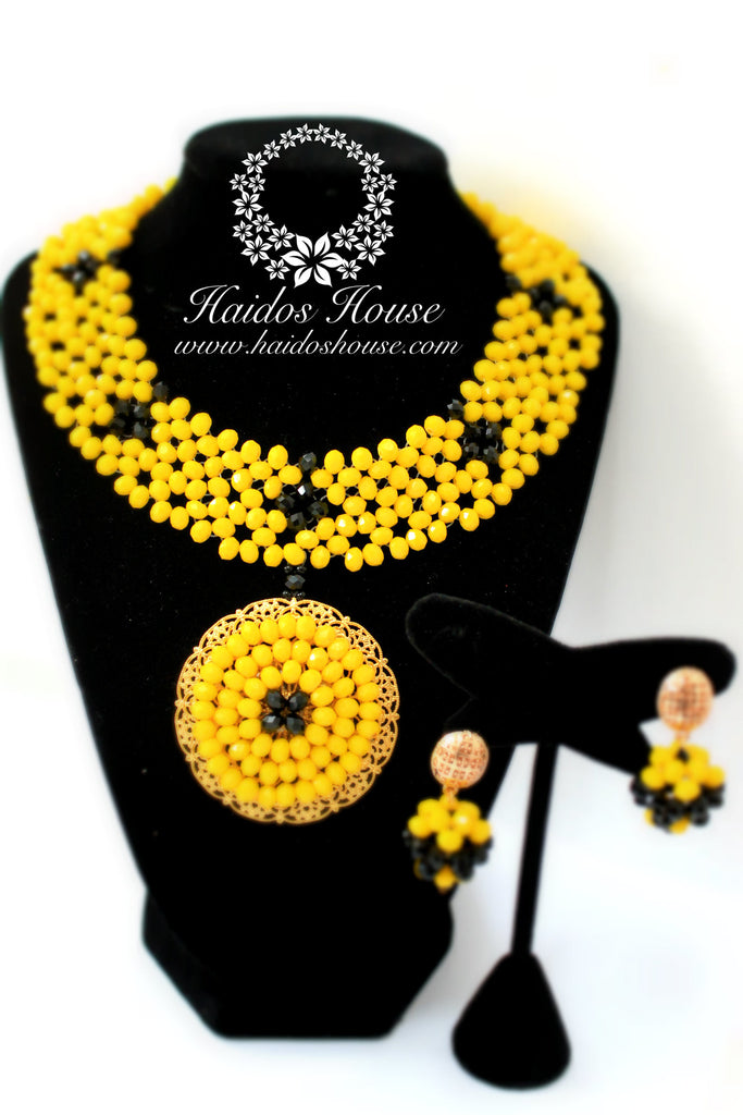 HBS 1228 - Yellow & Black Beads Set
